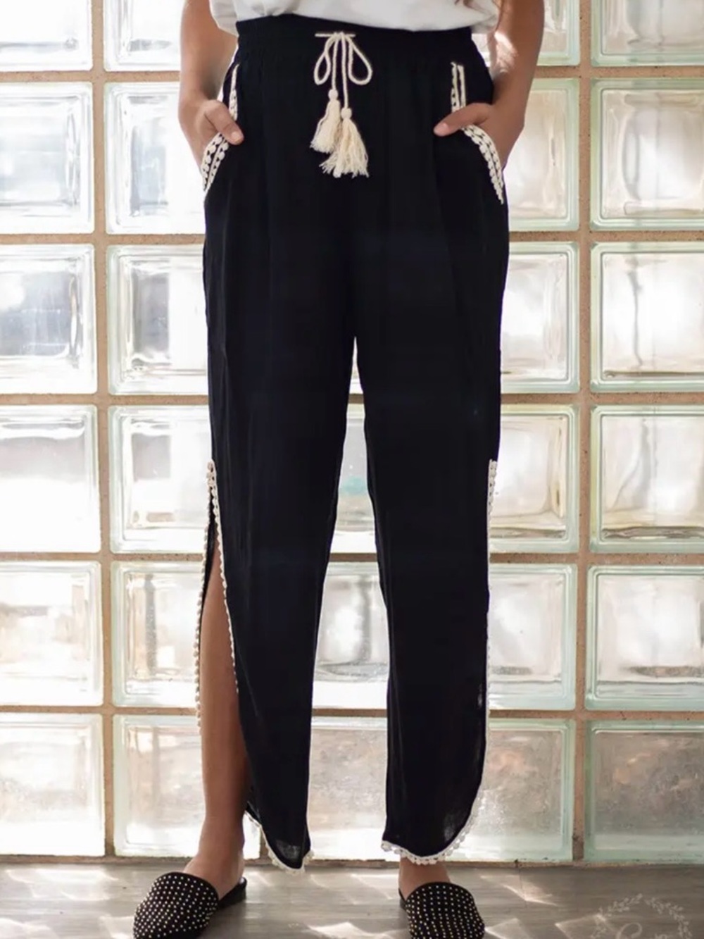 GRACE & EMMA // SOUTHERN GRACE On The Pier Split Hem Pants Black Medium